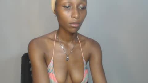 Snapshot of juicy_pinkpussy564197 chatting on 05/21/26, 08:27 olivia online show from 05/21/26, 08:27