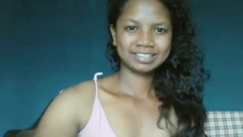 Snapshot of juicy_pretty chatting on 12/28/24, 03:37 stellah online show from 12/28/24, 03:37