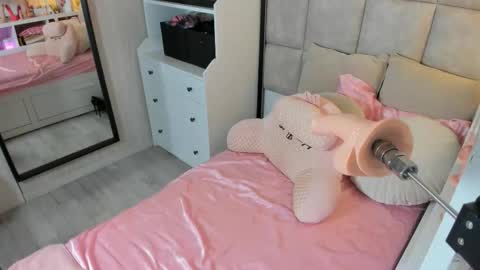 Tatjana online show from 11/30/25, 08:40