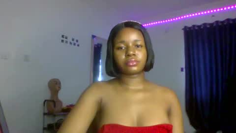 Snapshot of juicy_pussy1122 chatting on 09/19/25, 10:05 Emily online show from 09/19/25, 10:05
