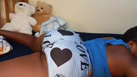 Snapshot of juicybooty_001 chatting on 03/20/26, 02:38 Sweetass online show from 03/20/26, 02:38