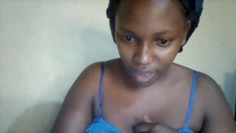 Snapshot of juicyicequeen chatting on 11/11/25, 04:07 juicyicequeen online show from 11/11/25, 04:07