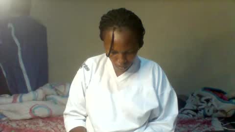 Snapshot of juicyicequeen chatting on 11/18/25, 01:22 juicyicequeen online show from 11/18/25, 01:22