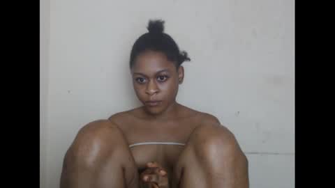 Snapshot of juicynwetx chatting on 03/10/25, 01:12 juicynwetx online show from 03/10/25, 01:12