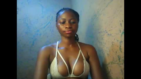 juicypiexx online show from 11/28/25, 03:09