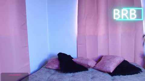 Snapshot of jules_n_gia chatting on 02/01/26, 03:43 Jules and Gia online show from 02/01/26, 03:43