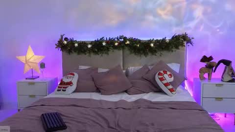 Snapshot of jules_night chatting on 12/18/25, 09:10 Jules Night online show from 12/18/25, 09:10