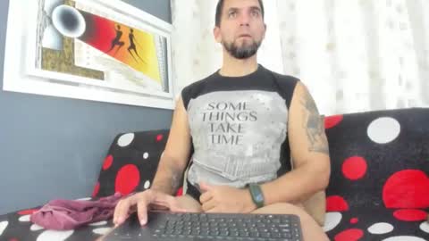 juleslake2 online show from 05/01/26, 05:06