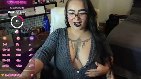 Snapshot of julesssnextdoor chatting on 09/12/25, 04:23 Julesss online show from 09/12/25, 04:23