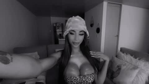 julessy online show from 03/05/25, 03:18