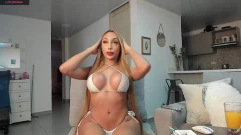 Snapshot of julessy_bonny chatting on 05/08/26, 04:56 julessy online show from 05/08/26, 04:56