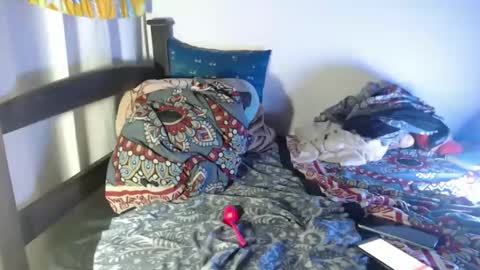 Julfigo online show from 03/15/26, 09:04