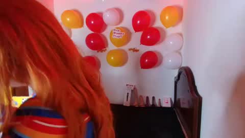 Juliana online show from 10/31/25, 09:38