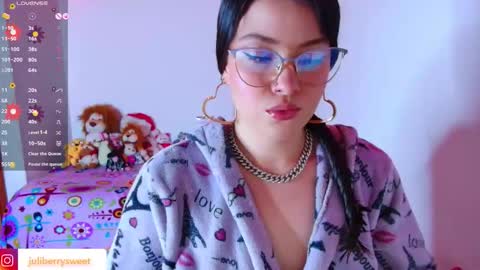 Juliana online show from 11/26/25, 03:29