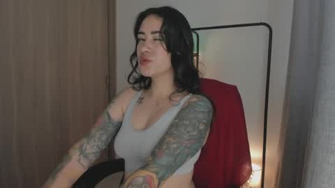 Snapshot of juli_hairy chatting on 05/05/26, 06:27 Juli Modelo Independiente online show from 05/05/26, 06:27