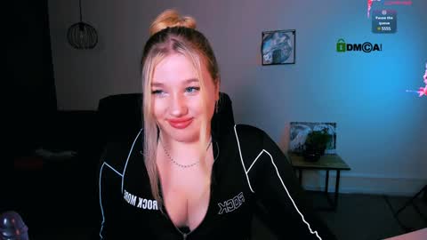 juli kisss online show from 01/10/25, 08:26