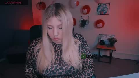 juli kisss online show from 02/21/25, 09:34