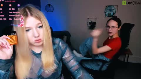 juli kisss online show from 03/12/25, 11:01