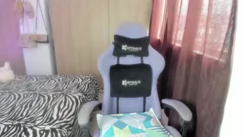 Snapshot of juli_santos_22 chatting on 04/18/26, 09:26 juli_santos_22 online show from 04/18/26, 09:26