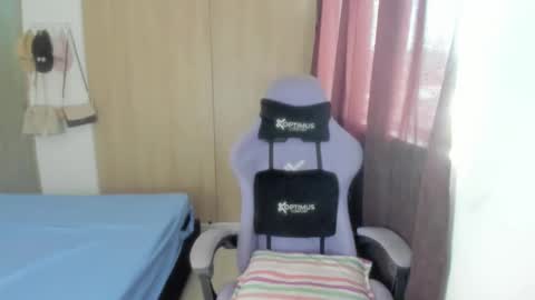 Snapshot of juli_santos_22 chatting on 05/03/26, 04:13 juli_santos_22 online show from 05/03/26, 04:13