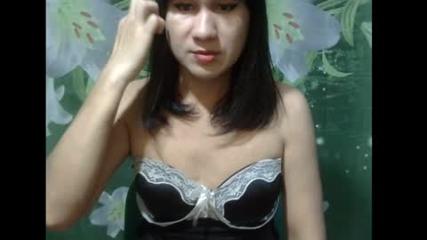 Snapshot of julia111987 chatting on 05/16/26, 05:23 JULIA online show from 05/16/26, 05:23
