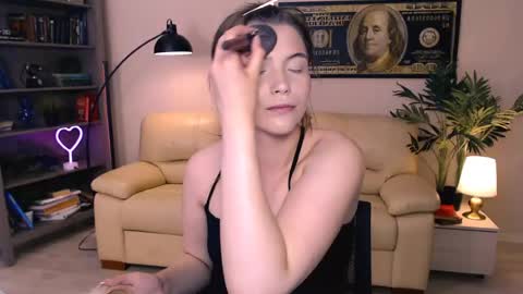 Snapshot of julia485262 chatting on 06/17/26, 01:23 julia485262 online show from 06/17/26, 01:23