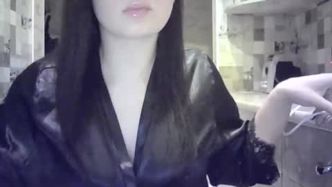 julia69009 online show from 02/05/25, 10:12