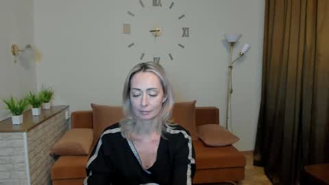 julia__cherry_ online show from 01/12/25, 01:27