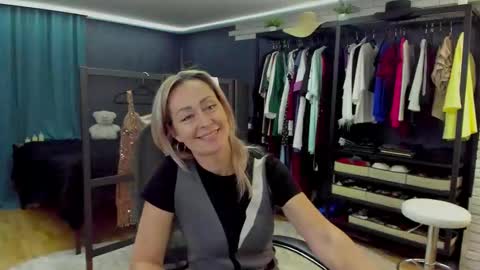 julia__cherry_ online show from 02/08/26, 04:21