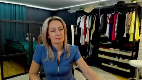julia__cherry_ online show from 05/01/26, 03:49