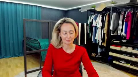 julia__cherry_ online show from 05/12/26, 12:24