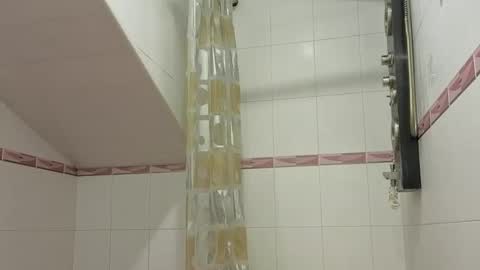 julia_giulia online show from 11/05/25, 01:44