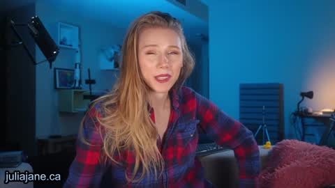 Snapshot of julia_jane chatting on 01/05/25, 02:38 Julia Jane online show from 01/05/25, 02:38