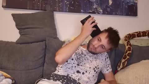 Snapshot of julia_official chatting on 11/06/25, 05:47 julia_official online show from 11/06/25, 05:47