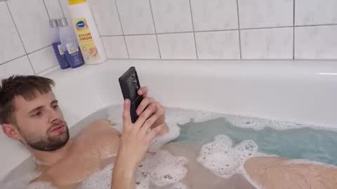 Snapshot of julia_official chatting on 11/08/25, 01:22 julia_official online show from 11/08/25, 01:22