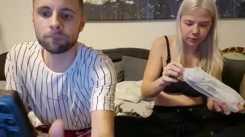 Snapshot of julia_official chatting on 11/29/25, 09:18 julia_official online show from 11/29/25, 09:18