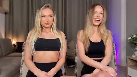 Snapshot of julia_rle chatting on 12/01/25, 10:26 Julia R Le online show from 12/01/25, 10:26