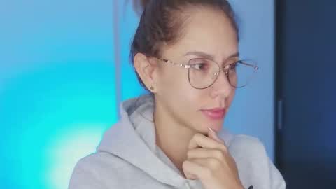 Julia Schedule 10 pm to 4  am GTM-5 online show from 09/28/25, 01:38