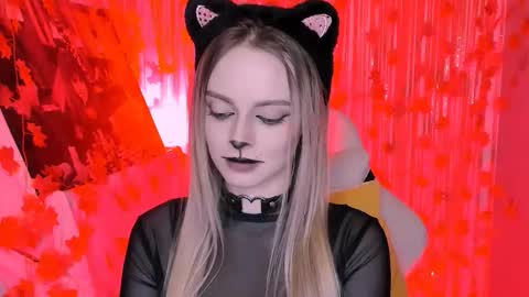 Snapshot of juliabrewwer chatting on 10/31/25, 02:07 Julia online show from 10/31/25, 02:07