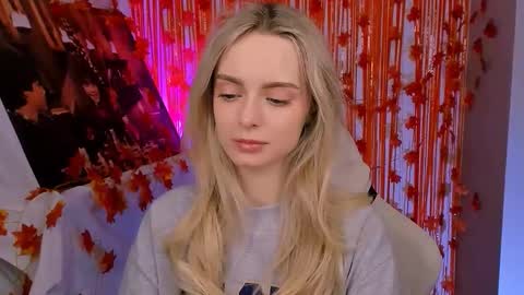 Snapshot of juliabrewwer chatting on 11/17/25, 01:06 Julia online show from 11/17/25, 01:06