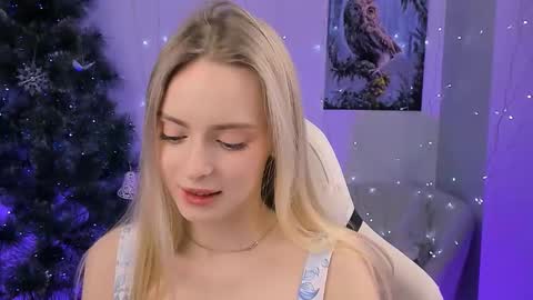 Snapshot of juliabrewwer chatting on 02/12/26, 02:23 Julia online show from 02/12/26, 02:23