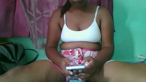 Snapshot of juliah02 chatting on 02/07/25, 06:24 juliah02 online show from 02/07/25, 06:24