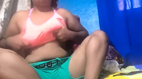 Snapshot of juliah02 chatting on 02/16/25, 01:38 juliah02 online show from 02/16/25, 01:38