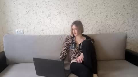 Kate online show from 03/31/26, 03:12