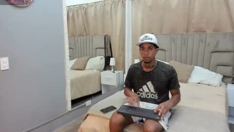 Snapshot of julian_billy chatting on 12/30/24, 05:55 julian billy online show from 12/30/24, 05:55