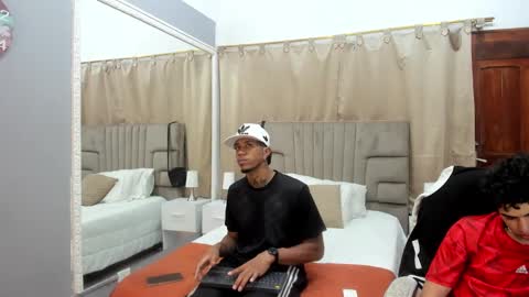 Snapshot of julian_billy chatting on 01/05/25, 05:51 julian billy online show from 01/05/25, 05:51