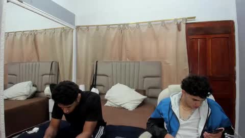 Snapshot of julian_billy chatting on 02/07/25, 02:37 julian billy online show from 02/07/25, 02:37