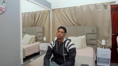 Snapshot of julian_billy chatting on 02/23/25, 11:33 julian billy online show from 02/23/25, 11:33