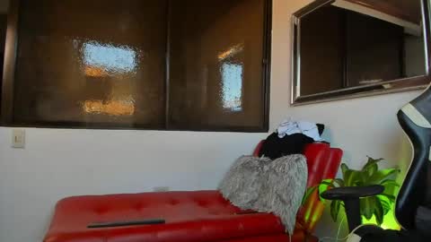 julian_wallace online show from 05/05/26, 10:18