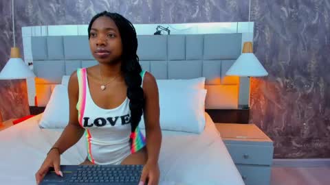 Snapshot of juliana_glam chatting on 05/19/26, 02:23 juliana_glam online show from 05/19/26, 02:23